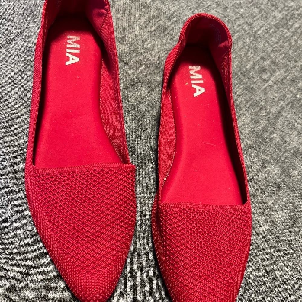 red MIA flats